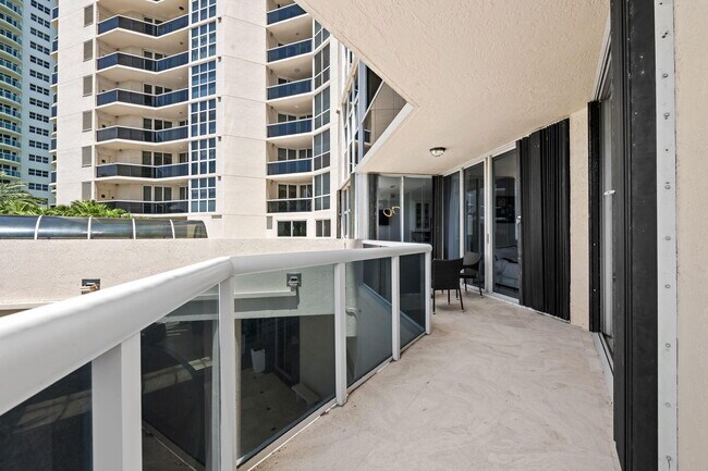 Building Photo - 3200 N Ocean Blvd