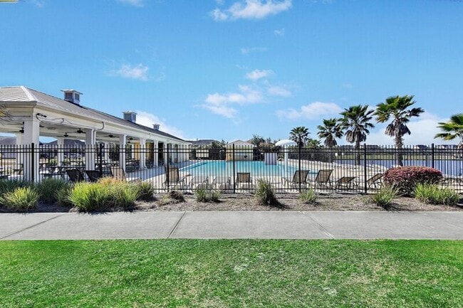 Building Photo - 850 Canyon Oak Loop