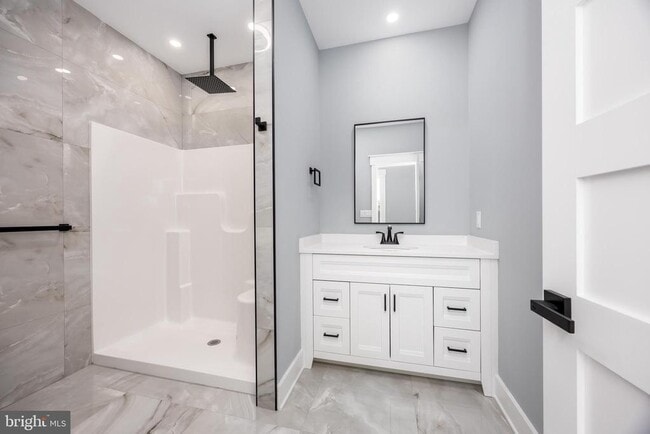 Building Photo - 5692 King Stuart Dr