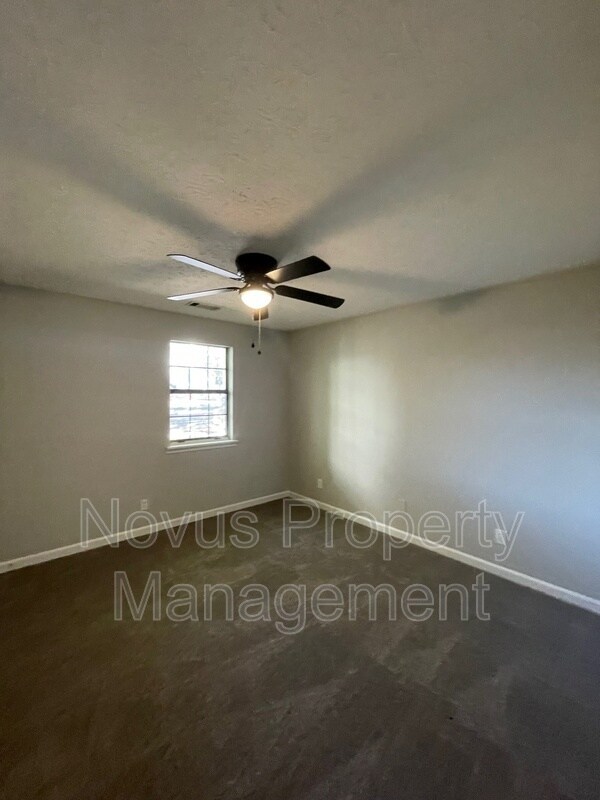 Building Photo - 763 South St