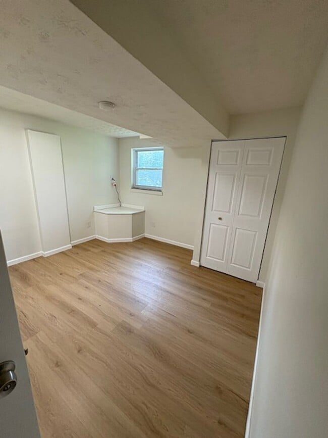 Building Photo - Newly Renovated 5 Bedroom in South Linden/...