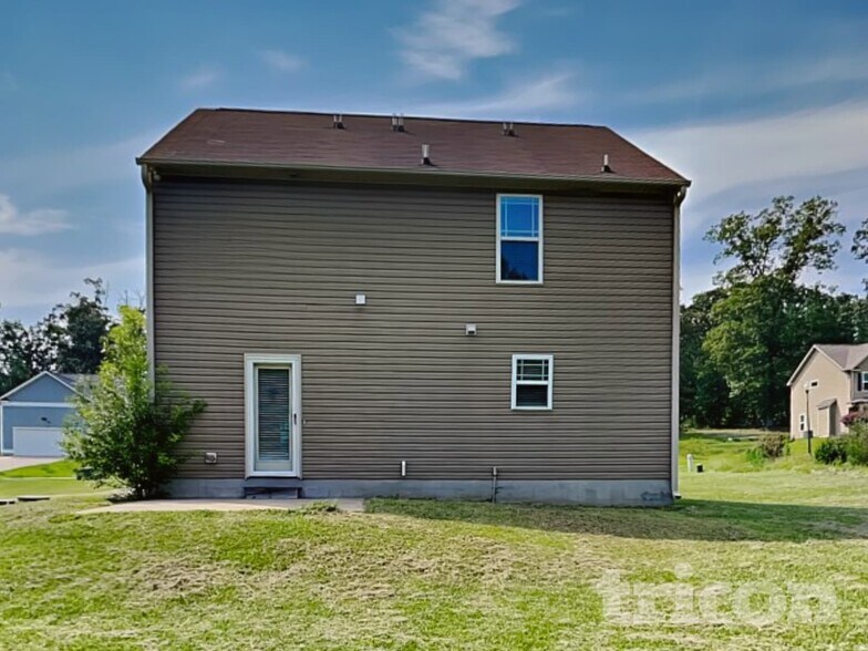 Building Photo - 175 Crown Side Dr