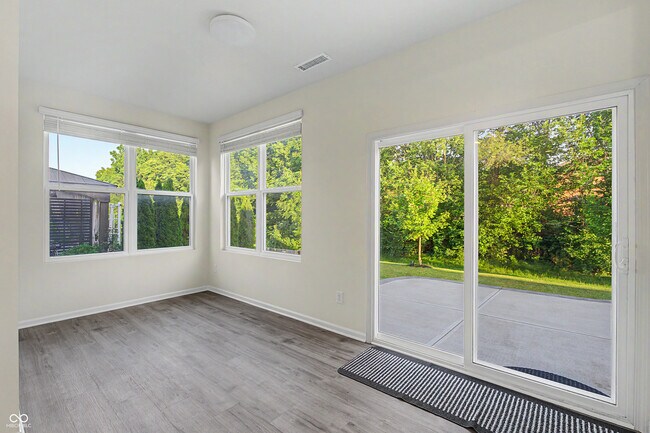 Building Photo - 5465 Dunhaven Rd