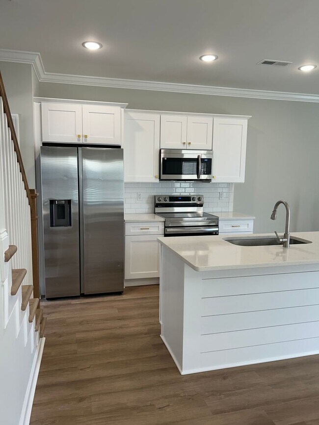 Building Photo - 3217 Green Turtle Ln NE