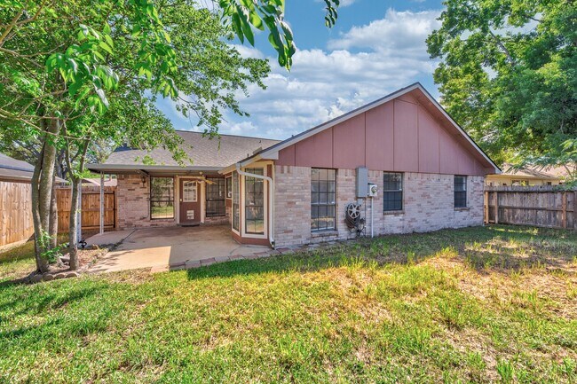 Building Photo - 16814 Kilwinning Dr