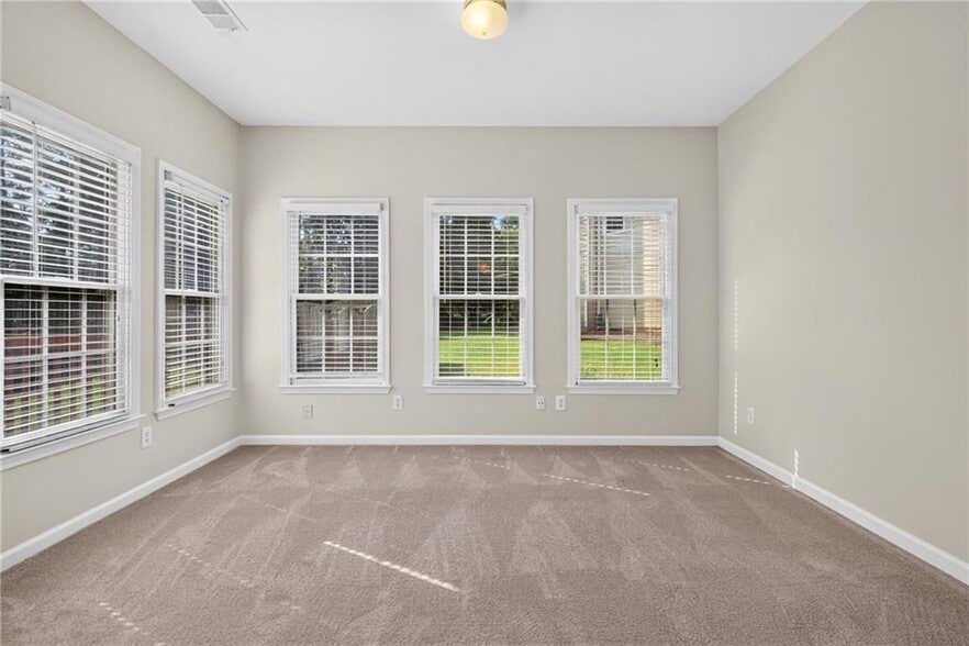 Building Photo - 2311 Ravinia Ct NE