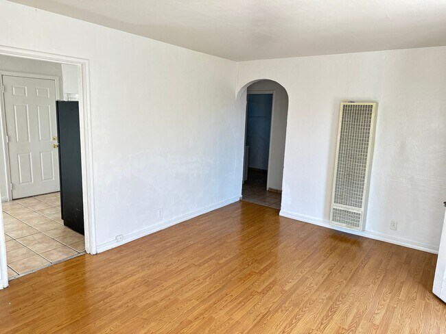 Building Photo - 7108