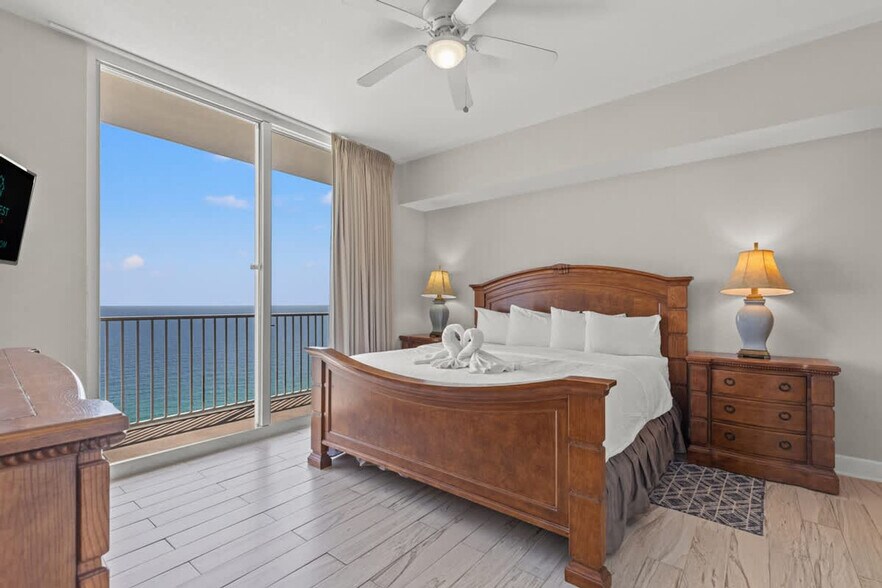 Building Photo - 16819 Front Beach Rd