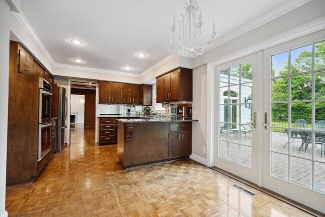 Building Photo - 5721 Londonderry Rd