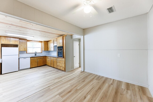 Building Photo - 3406 27th St