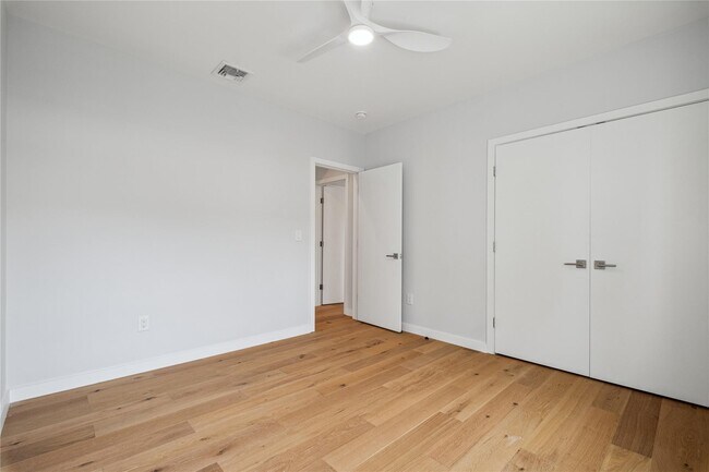 Building Photo - 46 Hudson St
