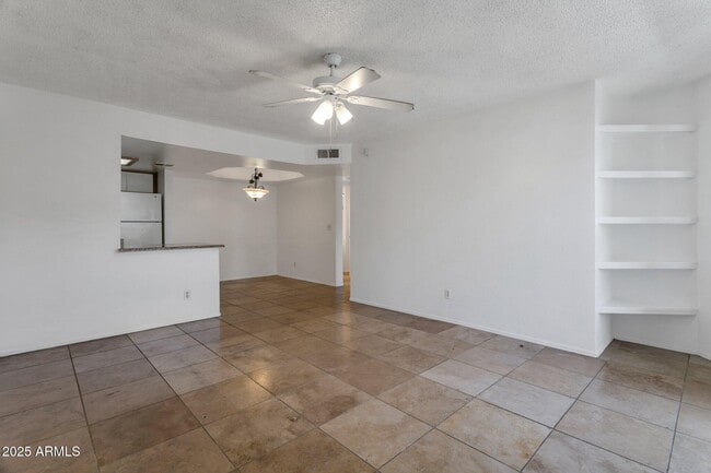 Building Photo - 4850 E Desert Cove Ave