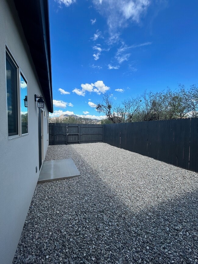 Building Photo - 1324 Renda Ct