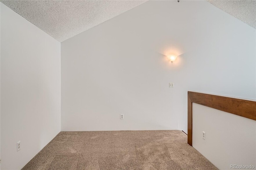 Loft - 14282 E Tufts Pl