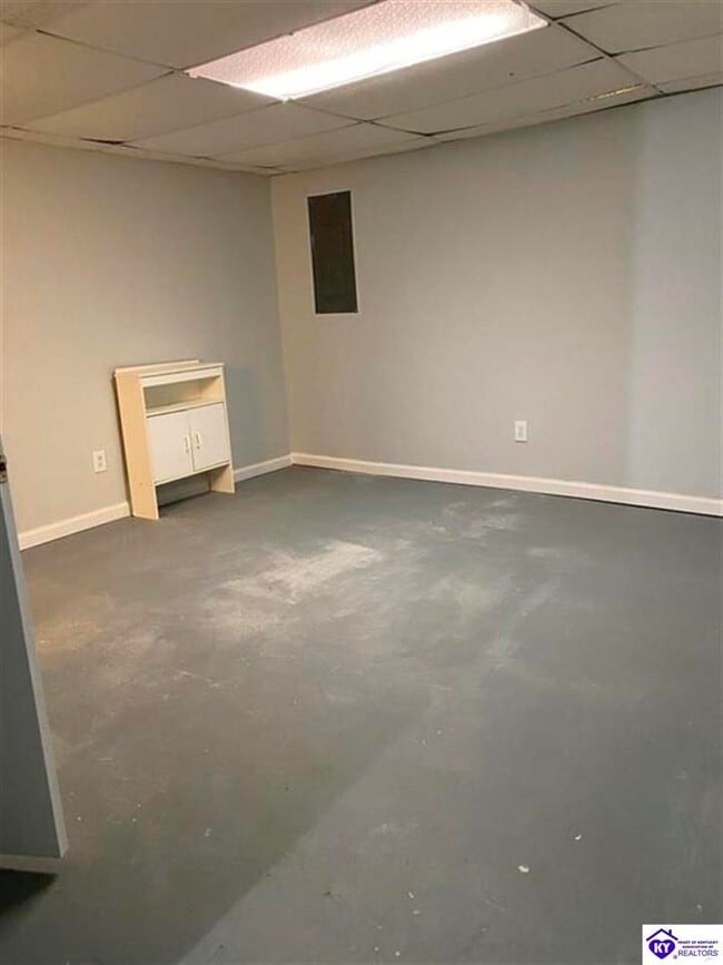 Building Photo - 621 E Lincoln Trail Blvd