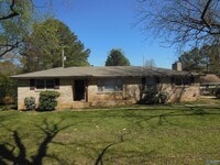 Building Photo - 528 Harolds Dr NW