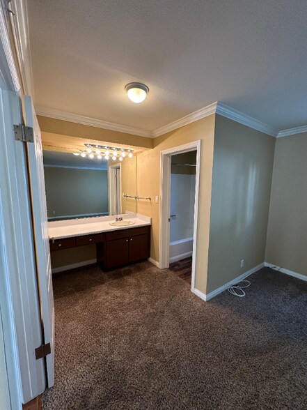 Building Photo - 338 S Arroyo Dr