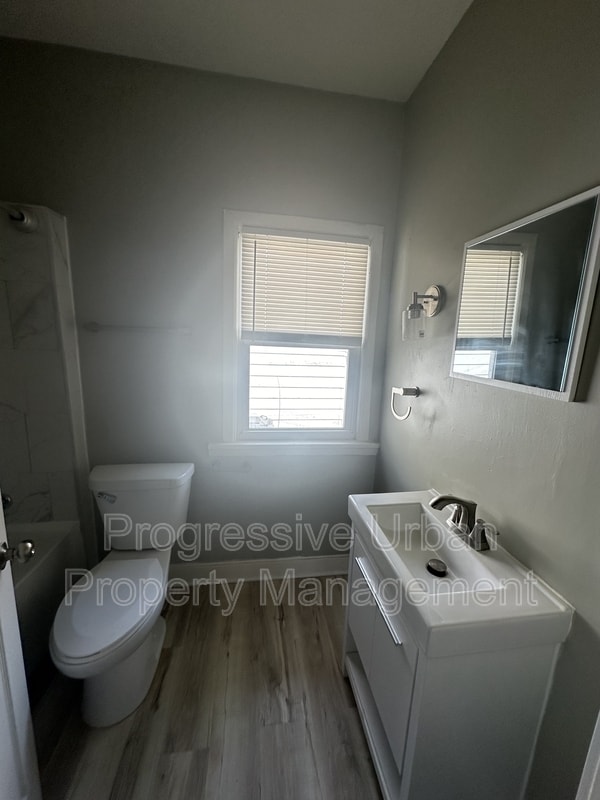 Building Photo - 4301 W 41st St
