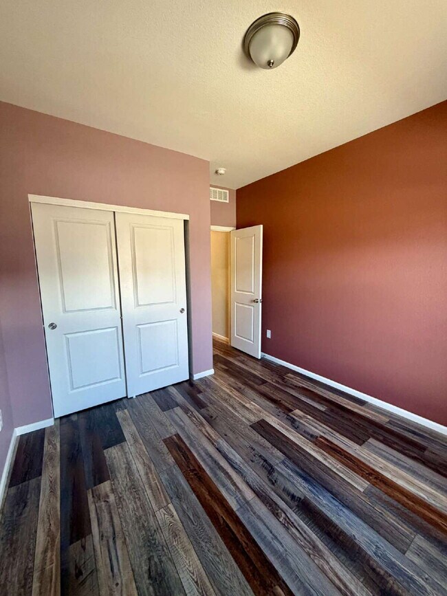 Building Photo - MOVE IN SPECIAL:   Move in before February 20th, 2026 receive $500 off of 1st Month’s Rent.