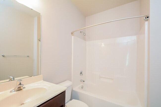 Building Photo - 288 Lakemont Dr