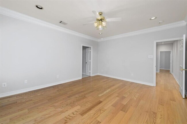 Building Photo - 6714 Montclair Dr