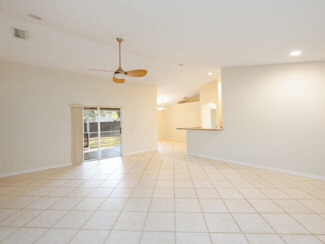 Building Photo - ZERO DEPOSIT MOVE-IN AVAILABLE ????