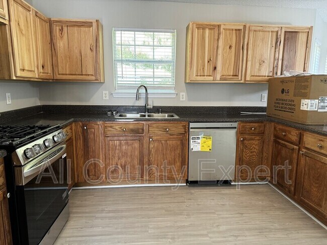 Building Photo - 4605 Skyward Pass