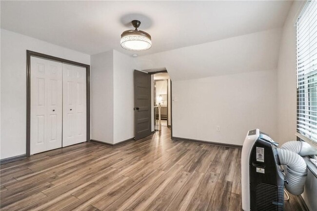 Building Photo - 1393 Westview Dr SW