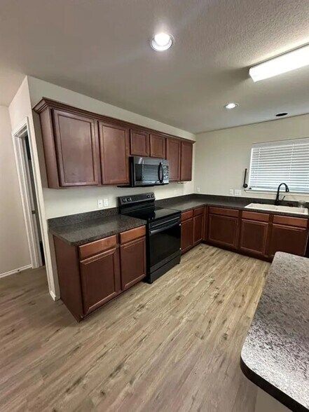 Building Photo - 2038 Stagecoach Trail