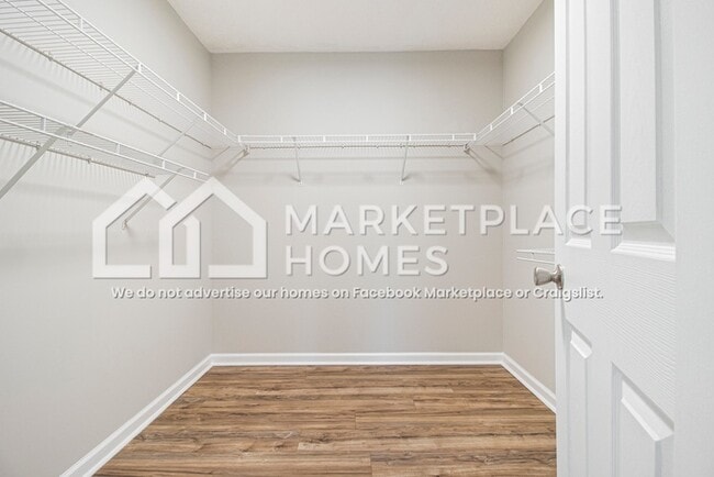 Building Photo - 4157 Park Chase Dr