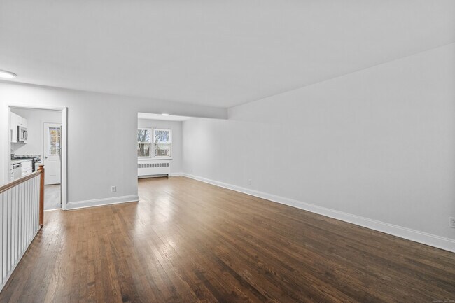 Building Photo - 102 Blachley Rd