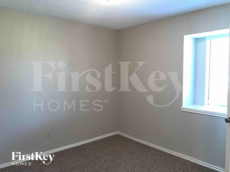 Building Photo - 1007 Creighton Ct