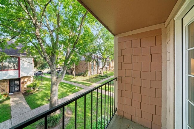 Building Photo - 6653 Wanda Ln