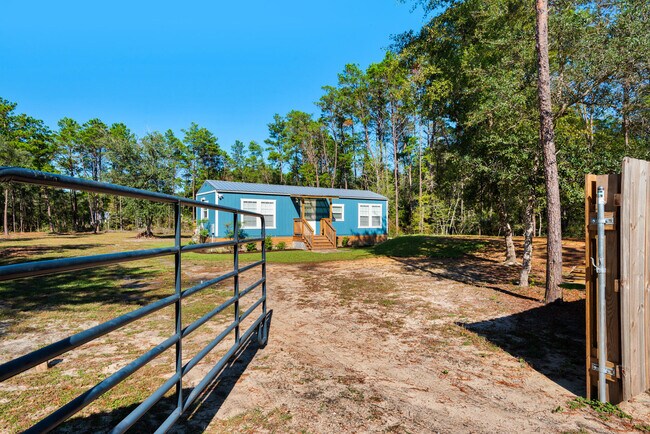 Building Photo - 156 McCloud Rd