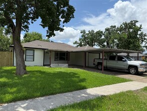 Building Photo - 2402 Rosemead Dr