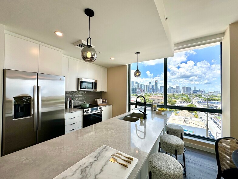 Primary Photo - 52 NW 32nd St