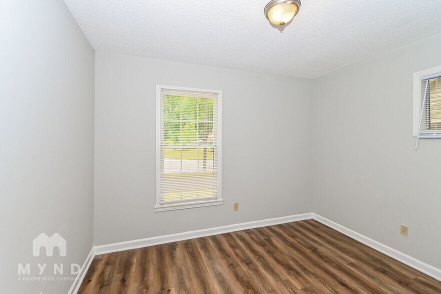 Building Photo - 2593 Courtney Dr