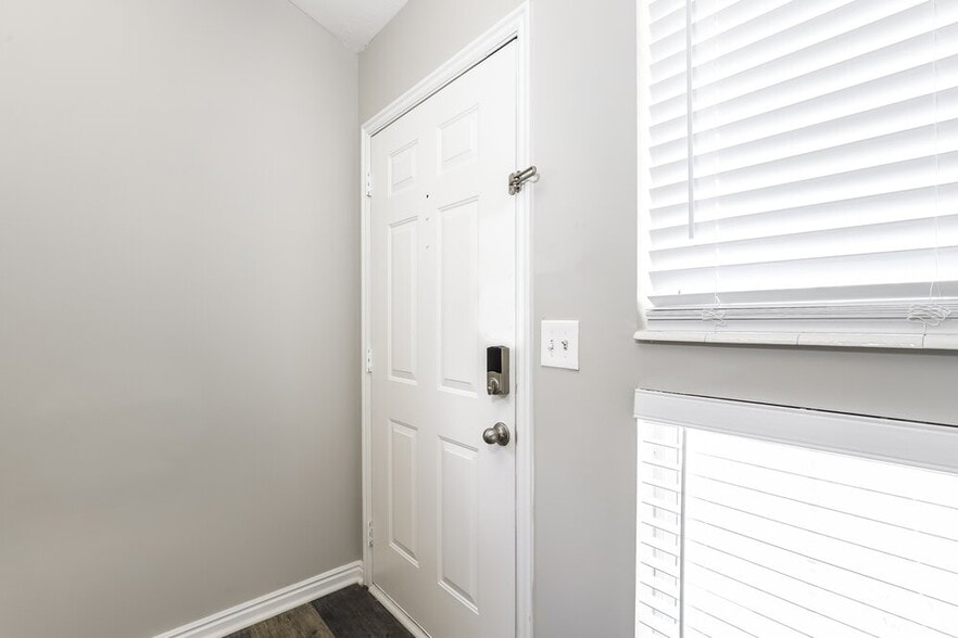 Building Photo - 7679 Sunrise Pl E