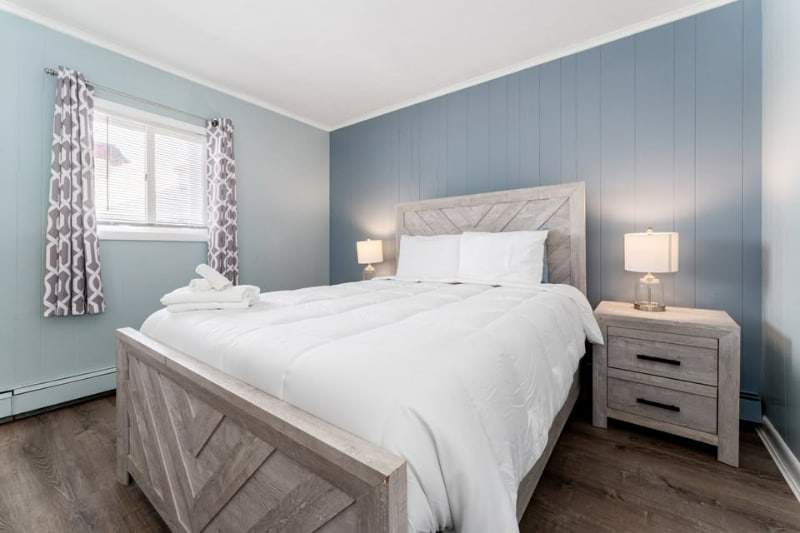 Building Photo - 46 E Grand Ave