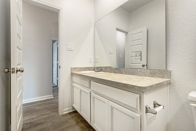 Building Photo - 14717 Pinion Ct