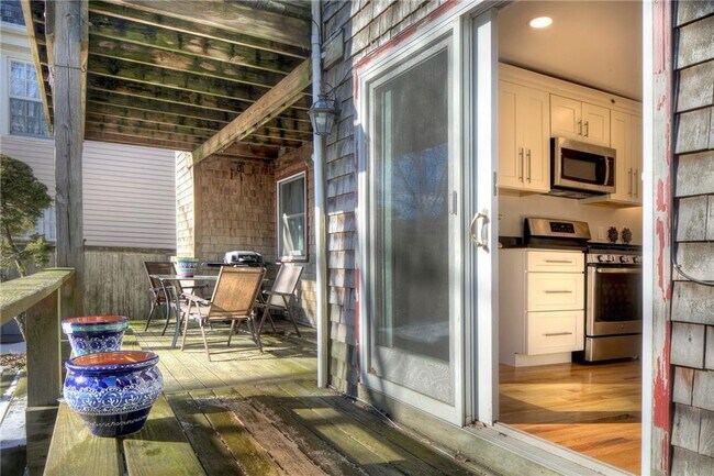 Building Photo - 37 William St