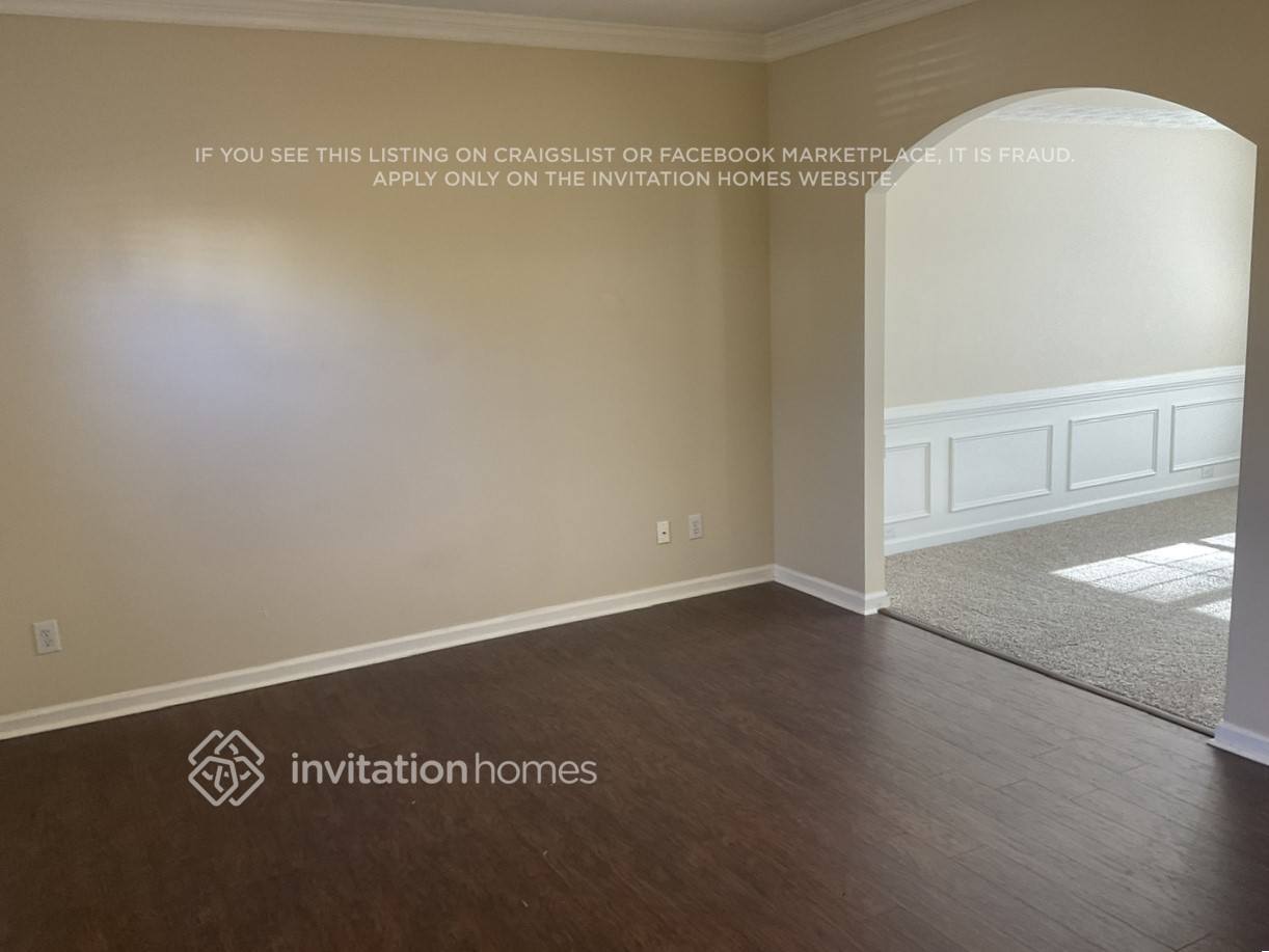 Building Photo - 2070 Dartmoth Way