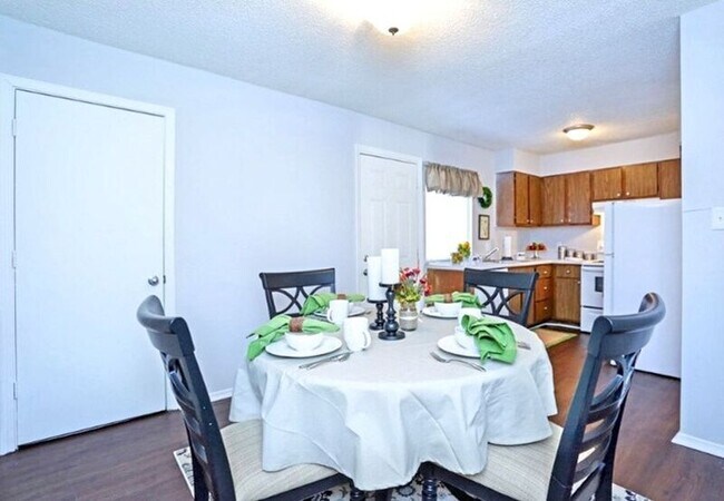 Building Photo - 4805 Park Towne Way