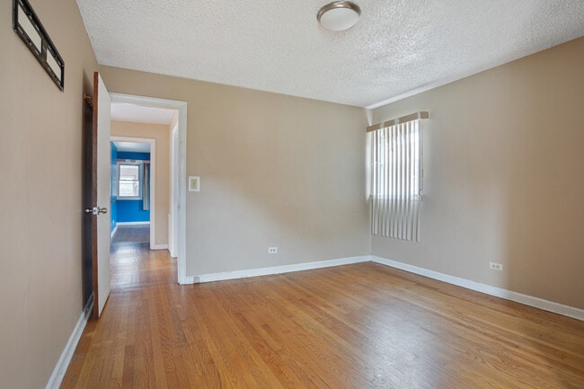 Building Photo - 2102 N Nagle Ave