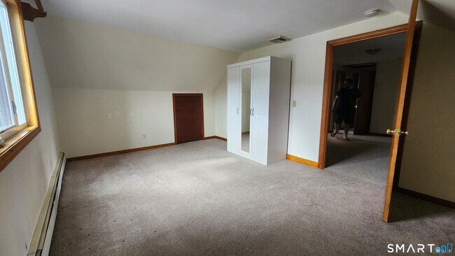 Building Photo - 16 Raymond Rd