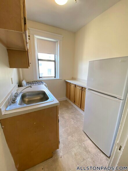 Building Photo - 1144 Commonwealth Ave