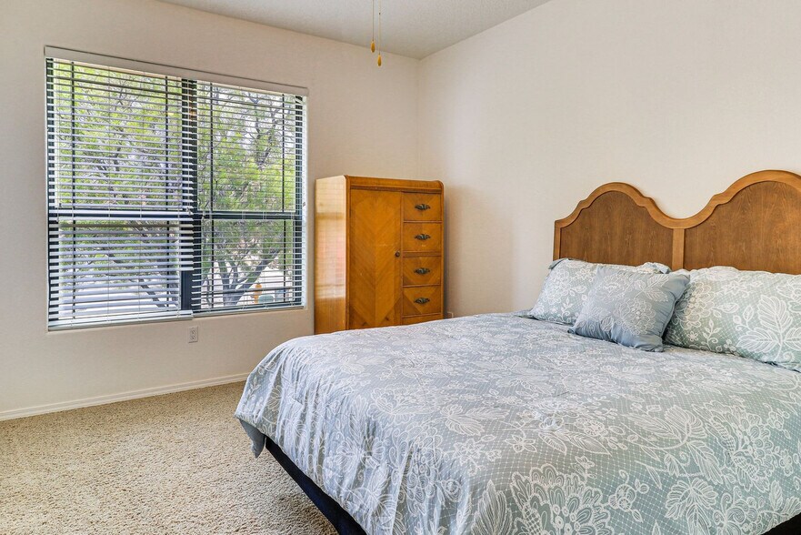 Building Photo - 878 Loma Pinon Loop