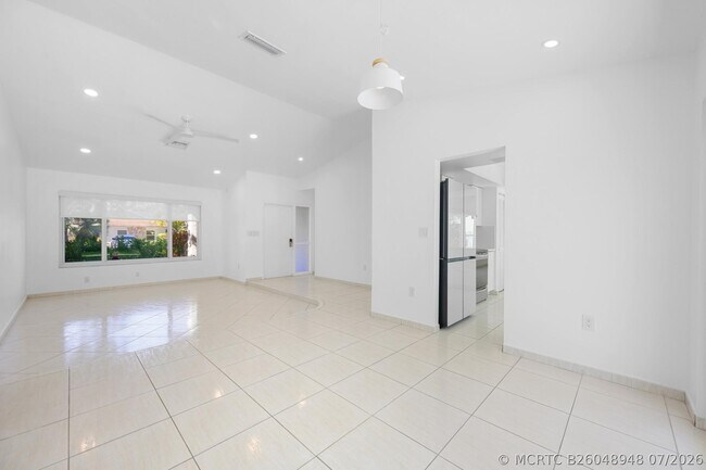 Building Photo - 9515 SW 118th Ct