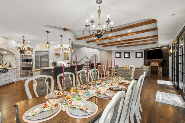 Building Photo - Guilford Gatehouse West