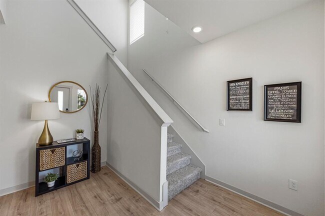 Building Photo - 7511 Traylor Cv